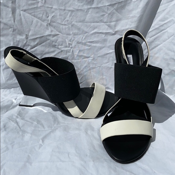 DVF Diane Von Furstenberg ERIS wedge * Size 8